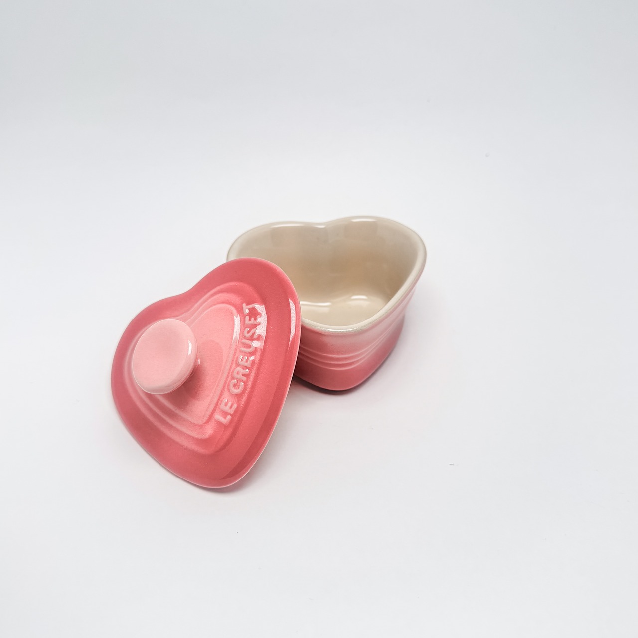 ル・クルーゼ ハート型キャニスターセット（トレイ付き）