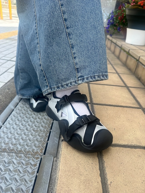 【attrayant】Cross Belt Shoes(silver)