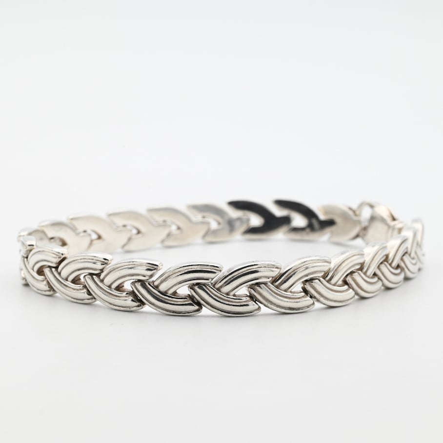 Cutting Out Curvy Design Bracelet / Denmark