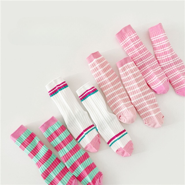 【即納】ピンクとブルーのボーダーソックス 4足セット