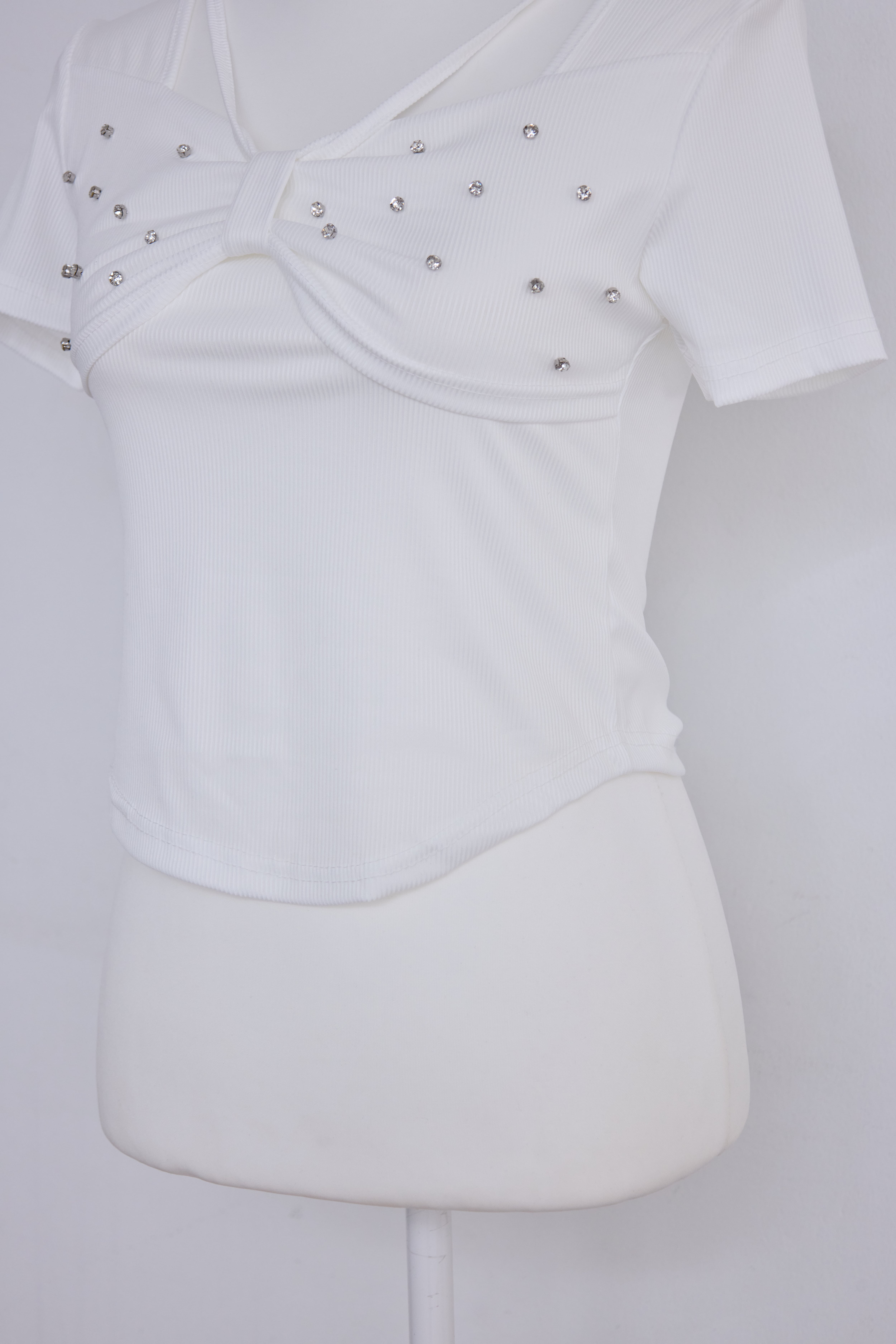 ribbon bijou cut tops | Désir et Raison