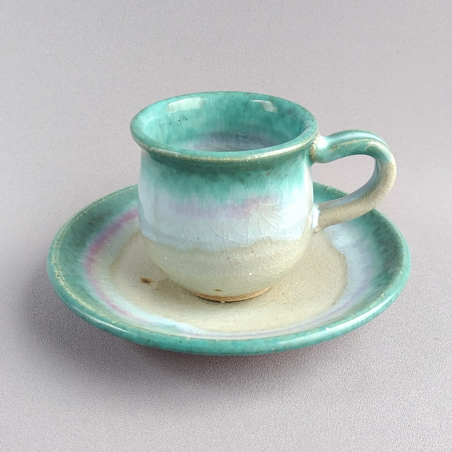 緑色のひび割れ釉の陶器カップ　清国から コーヒーカップ 緑釉 【商品番号：00894】 | やきもの實陶（さねとう）