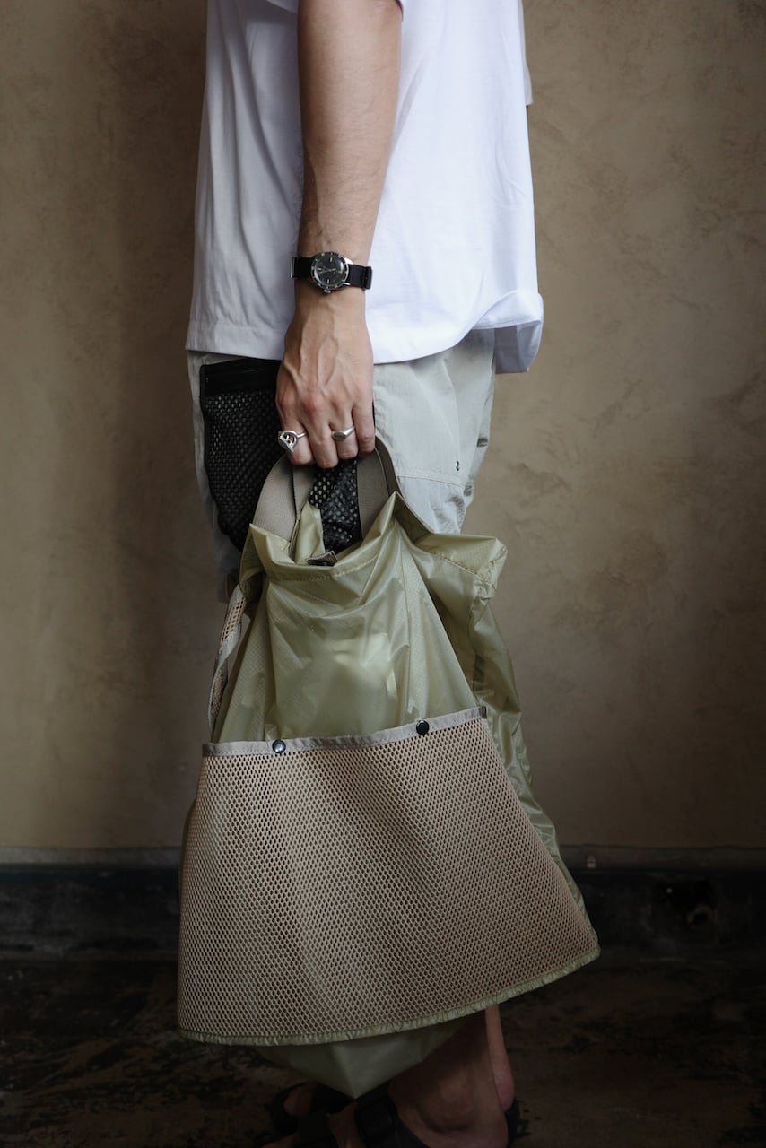 BURLAP OUTFITTER / FOLDING SHOULDER TOTE | iremono