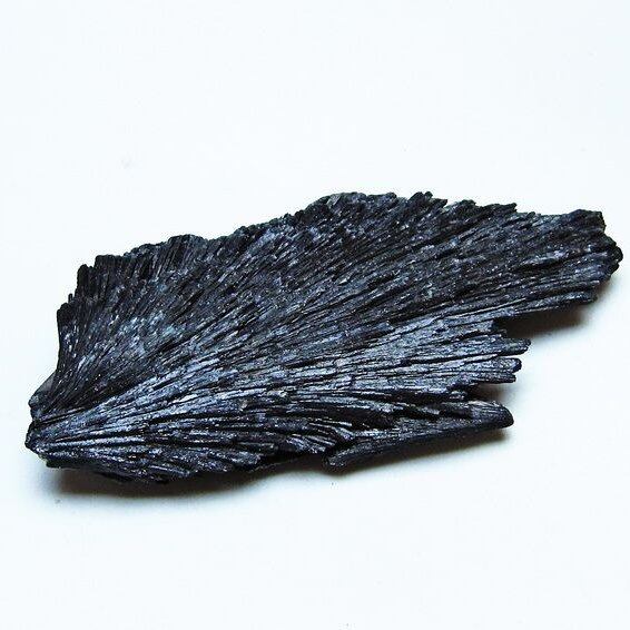 ブラック カイヤナイト 原石 一点物 171-7582