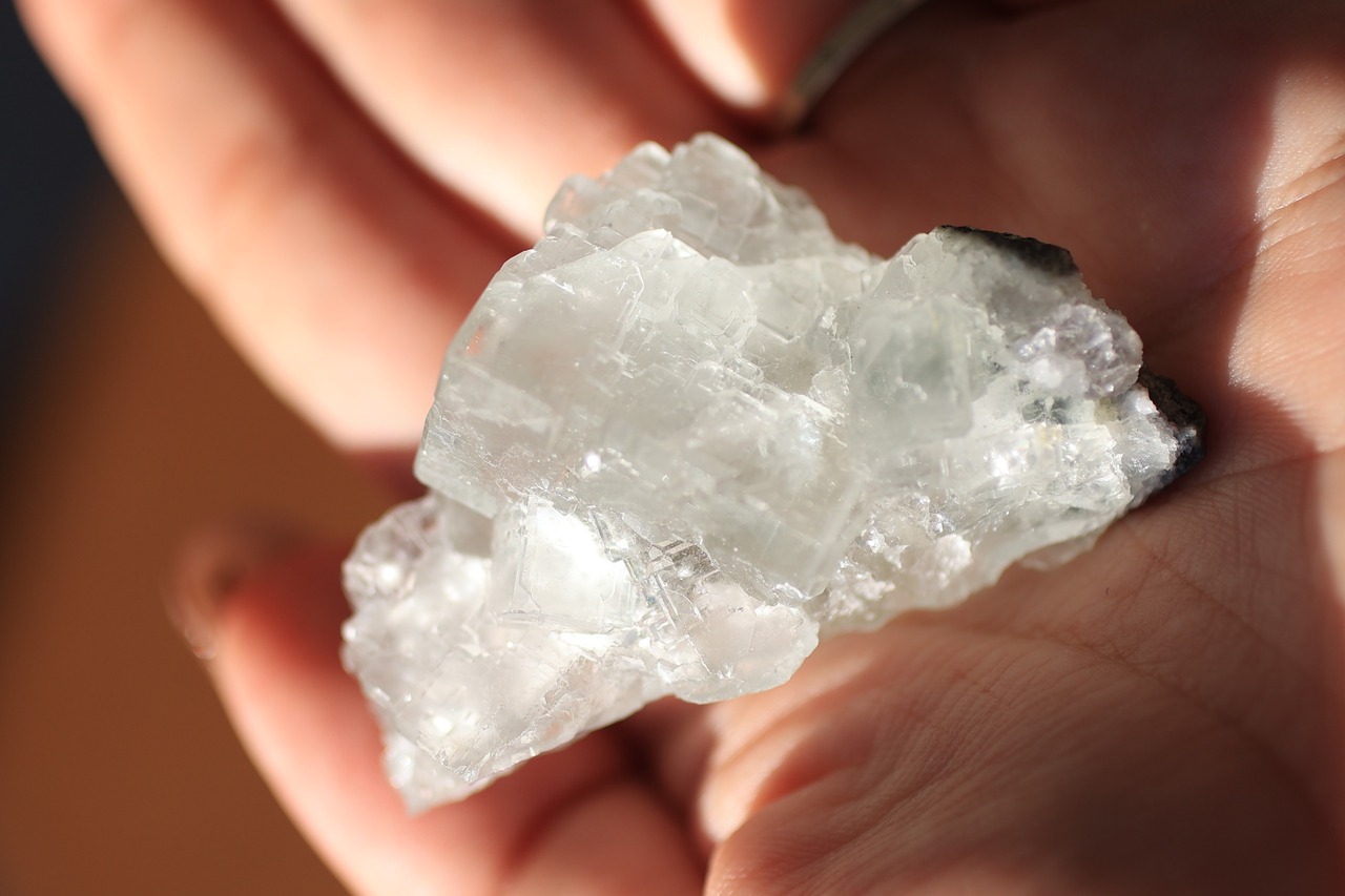 フローライト「雪の露」Fluorite ◇ 天然石・鉱物・パワーストーン・原石 | st00406