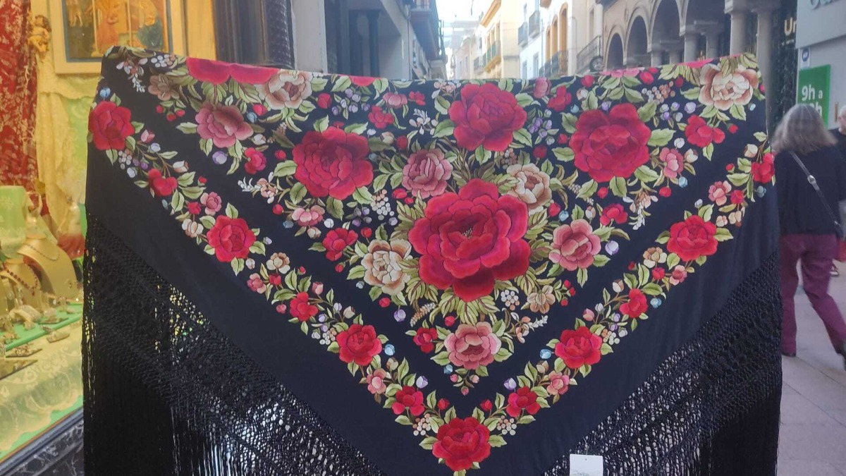超豪華 】黒x多色刺繍 140cm角 ref.082 | artesania