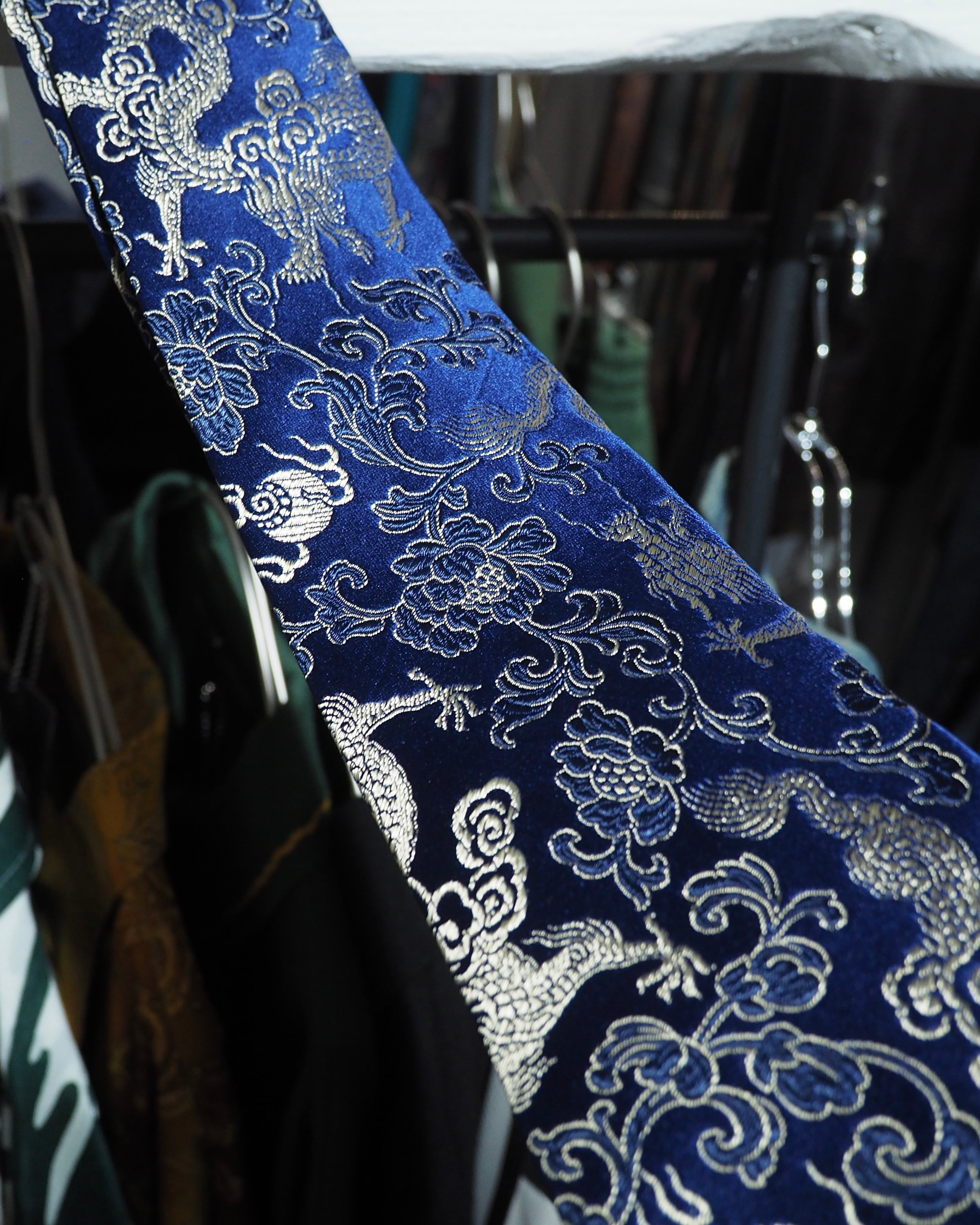 " 花鳥風月 " Oriental pattern Embossed vintage Tie