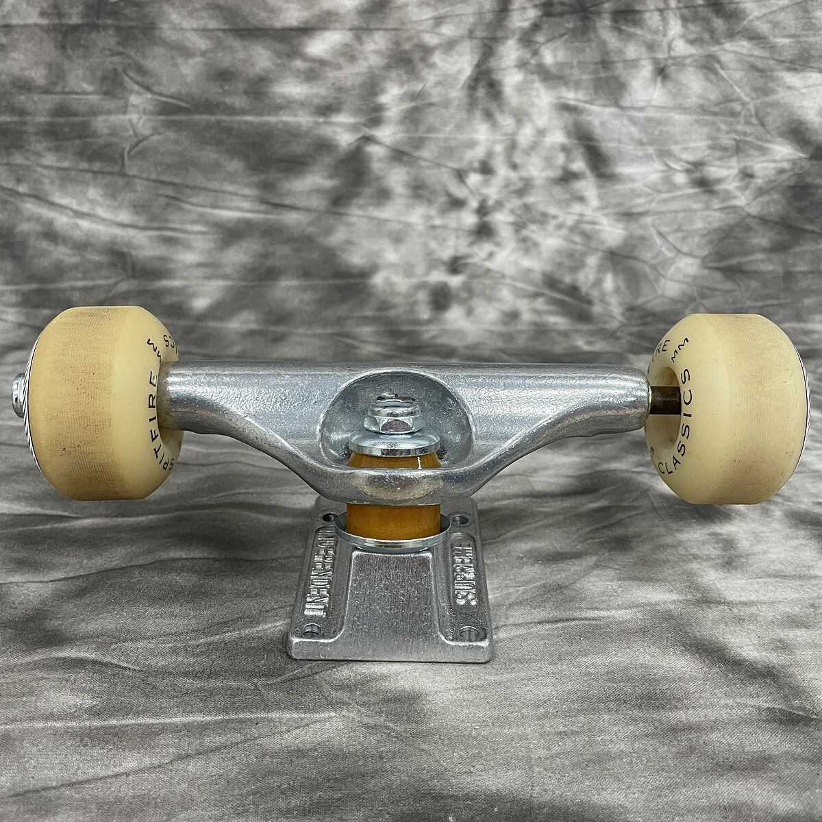 Supreme×INDEPENDENT/シュプリーム×インディペンデント TRUCKS 139