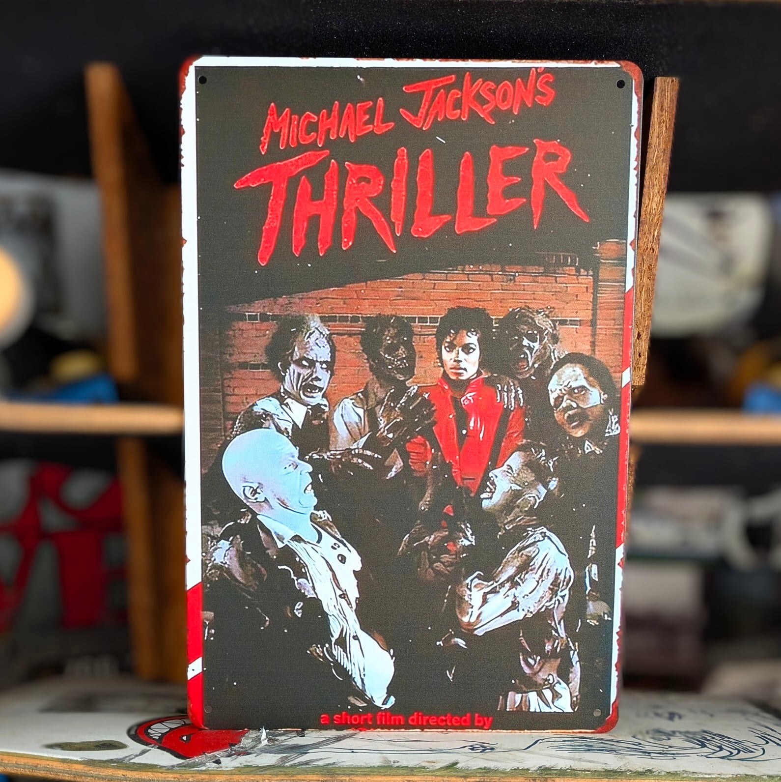 送料無料！ちょうどいいブリキ看板【 Michael Jackson / マイケル・ジャクソン 】『スリラー』 METAL SIGN / メタルサイン / ブリキ看板 / サインボード / ビンテージ加工 〚アメリカン雑貨 アメトイ〛