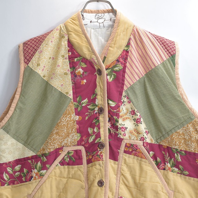 Remake ハンドメイド デザイン リメイク パッチワーク キルト ベスト アウター 再構築 ツギハギ 中綿入り ワインレッド ベージュ 花柄 レディースXL相当