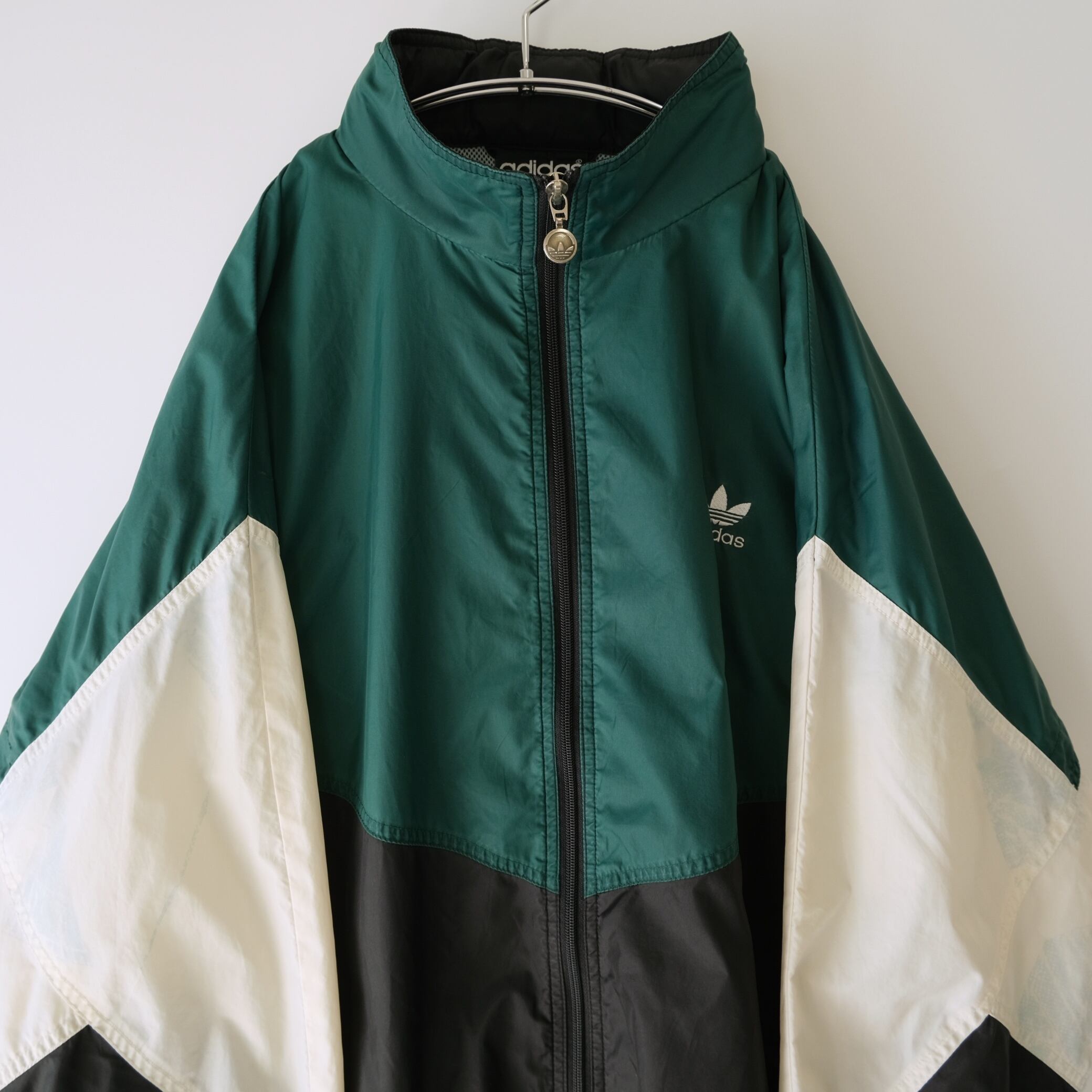 adidas】90's マルチカラーナイロンジャケット M | RE:FOUND