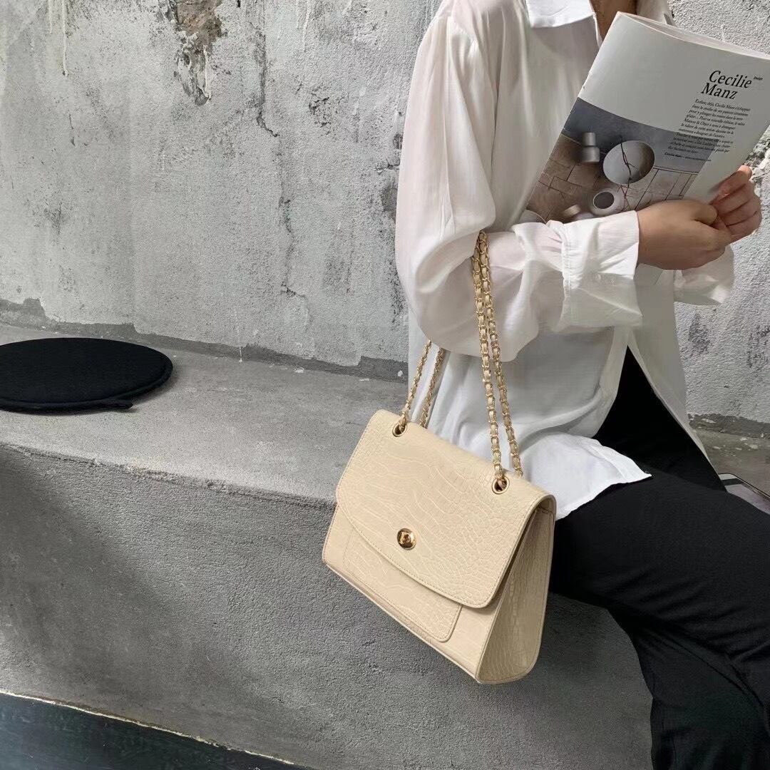 キルティングチェーンバッグ