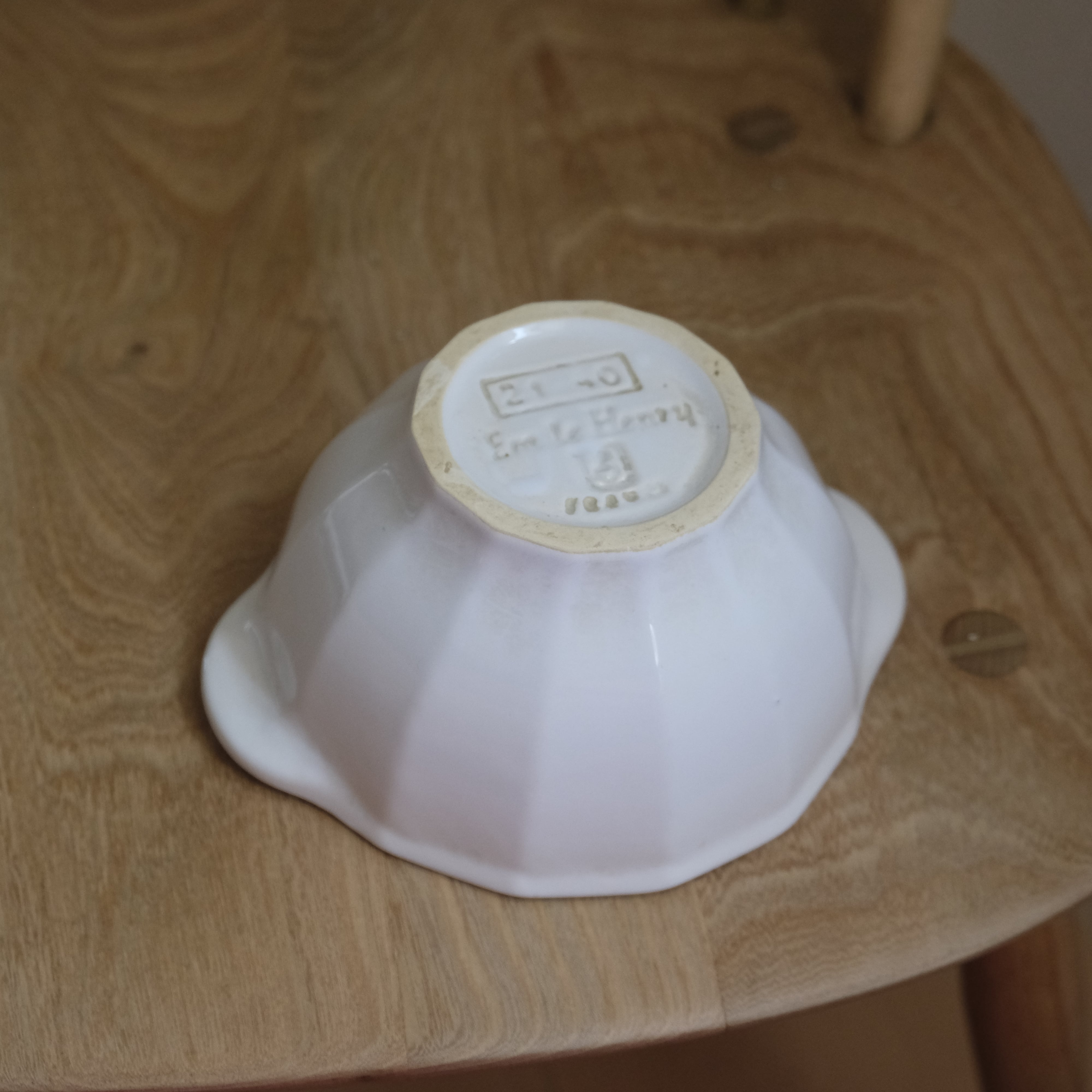 Emile Henry 白いセラミック型抜き 料理型 パテ用 Emile Henry SUBLIME 4 qt. Ceramic Lightweight Braiser, Handcrafted