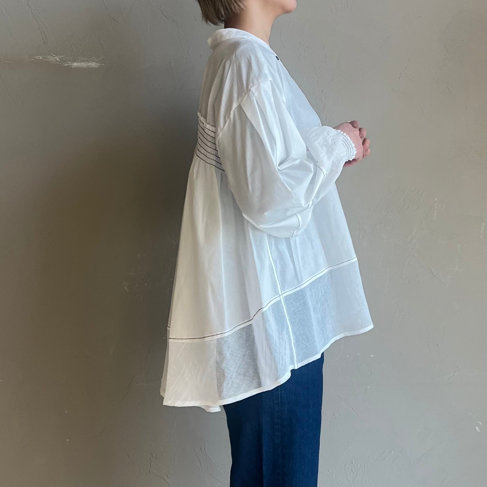 バックフレアシャツ