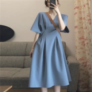 【送料無料】 ワンピース 2色 ロングワンピ ロング ひざ丈 袖あり 半袖 Vネック Aライン フレア ドレープ 薄手生地 可愛い 大人可愛い きれいめ シンプル カジュアル シック コンサバ 華やか 大人 上品 おしゃれ お洒落 こなれ感 高見え 無地 夏 20代 30代 40代 レディース 女性 デート お出かけ 女子会 お呼ばれ 休日 お茶会 授業参観 着回し 普段使い オルチャン 韓国系 ファッション 体型カバー 定番 プチプラ 着痩せ インスタ映え