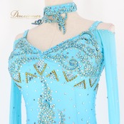 社交ダンス 衣装 スタンダードドレス ワンピース ドレス ブルー系 ウィッシュプラス Wish plus 水色 レース フリル デモ 競技 ダンス パーティ 発表会 おしゃれ 女性用 競技用 発表会用 お洒落