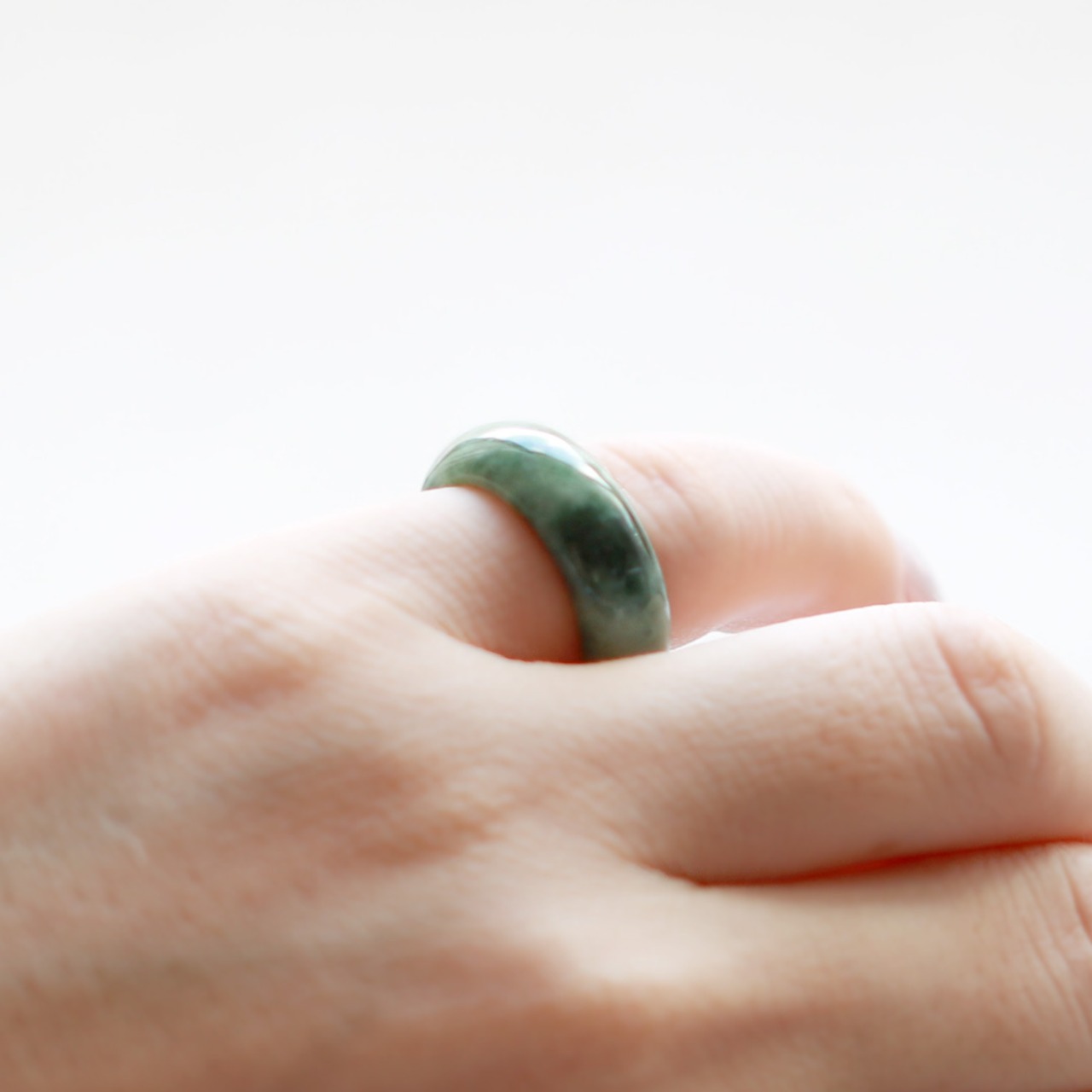 【9号】深緑～透明 翡翠くり抜き甲丸リング A貨翡翠 jd_rg2093