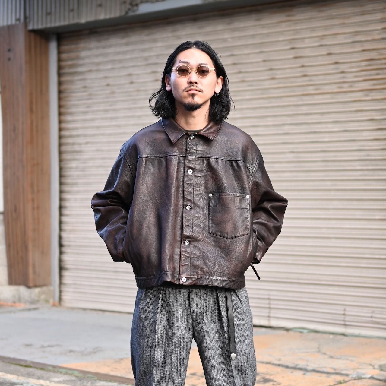 CCUの新作「TRUCKER JACKET」フェイデッドブラウンコーディネート