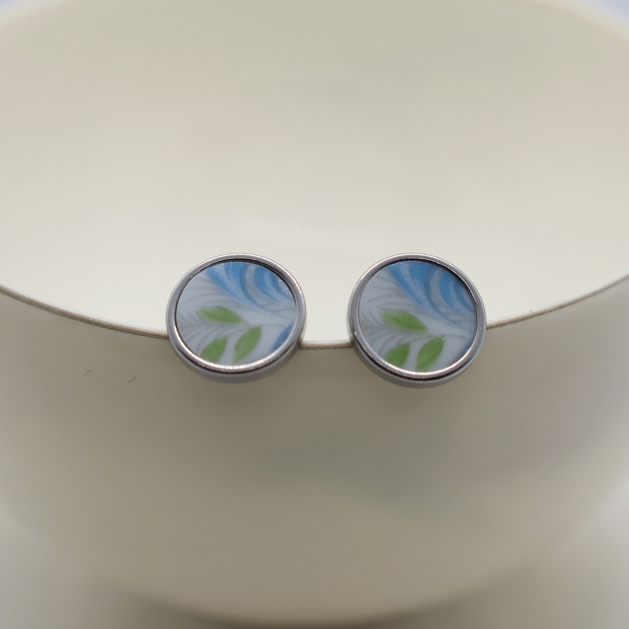 Stud earrings23