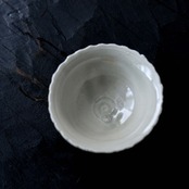 秋田菫　白瓷　ぎざぎざ小鉢