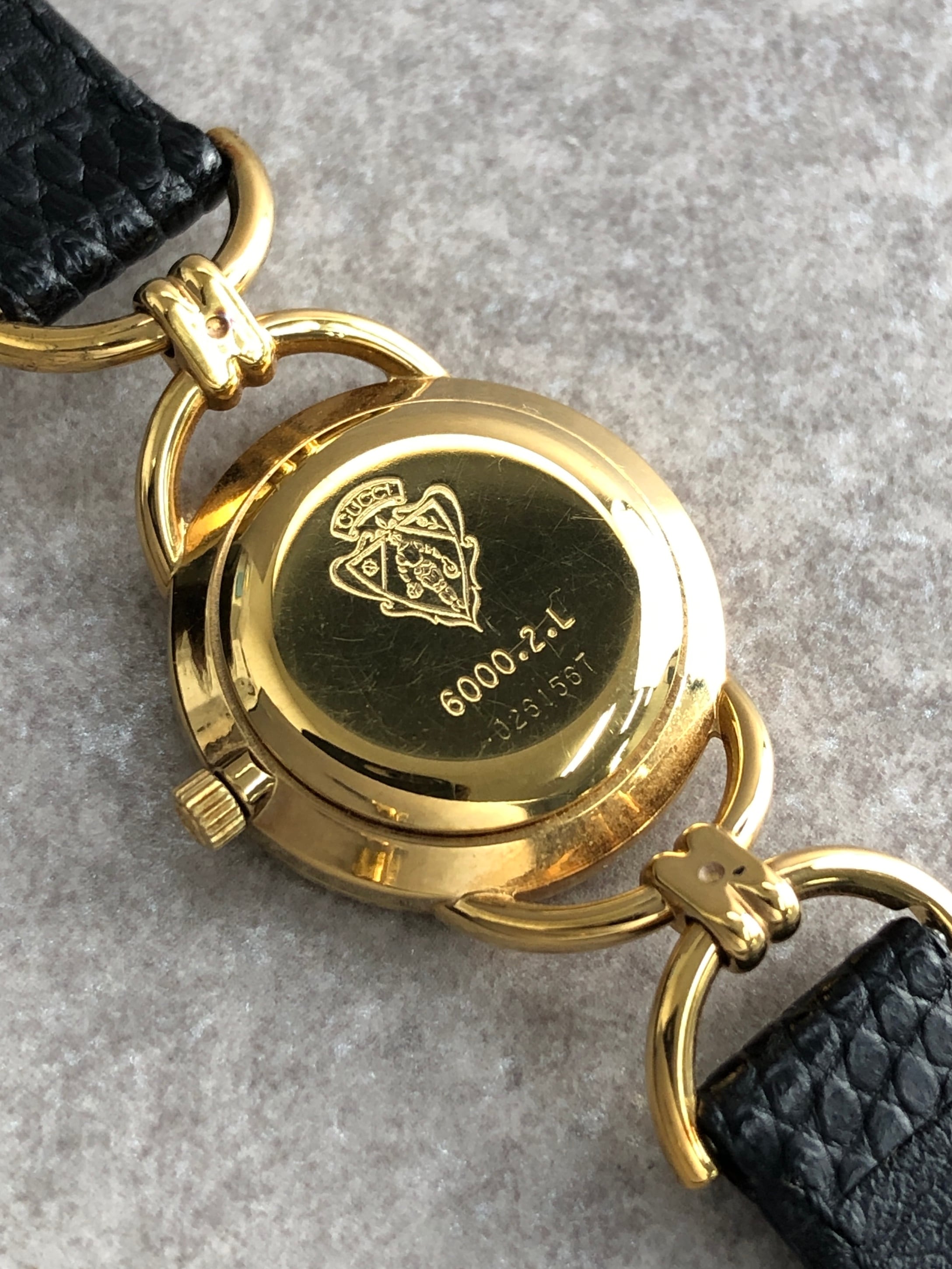 GUCCI グッチ 腕時計 ブラック クウォーツ 6000.2l vintage