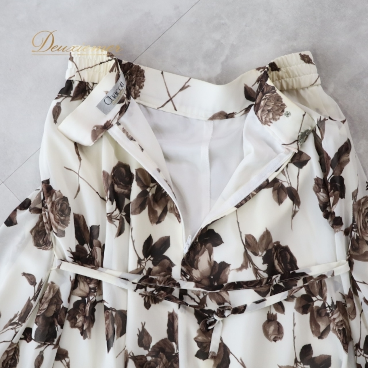 社交ダンス 衣装 スカート ホワイト系 チャコット Chacott レッスン 練習 白 透け感 チュール 日本製 バラ柄 花柄 植物柄 ラテン フリル リボン ふんわり 大人っぽい 上品 おしゃれ フレア 無地 シンプル ブラウン系 白 茶 練習着 エレガント スポーツウェア ダンスウェア 透ける素材 お洒落 かわいい ダンス用スカート レディース