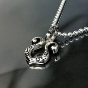RHYTHMIC HORSESHOE : IVY PENDANT / リズミックホースシュー・アイビーペンダント