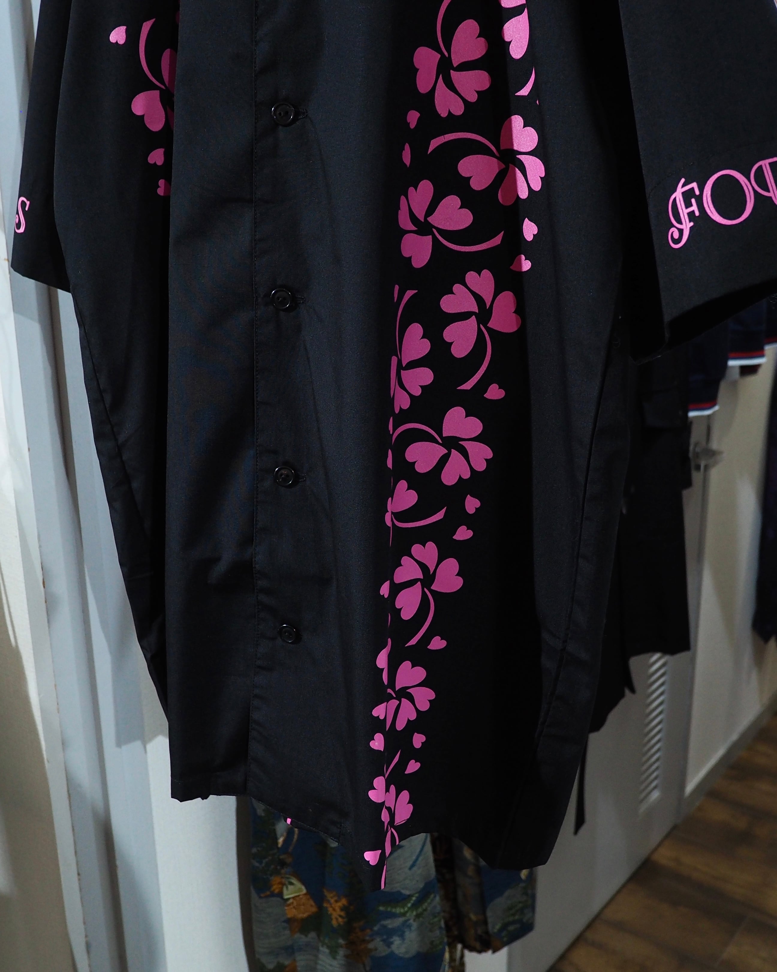 1990s ” 桃四葉 ” Beautiful Four Leaves pattern vintage Open Collar Shirt
