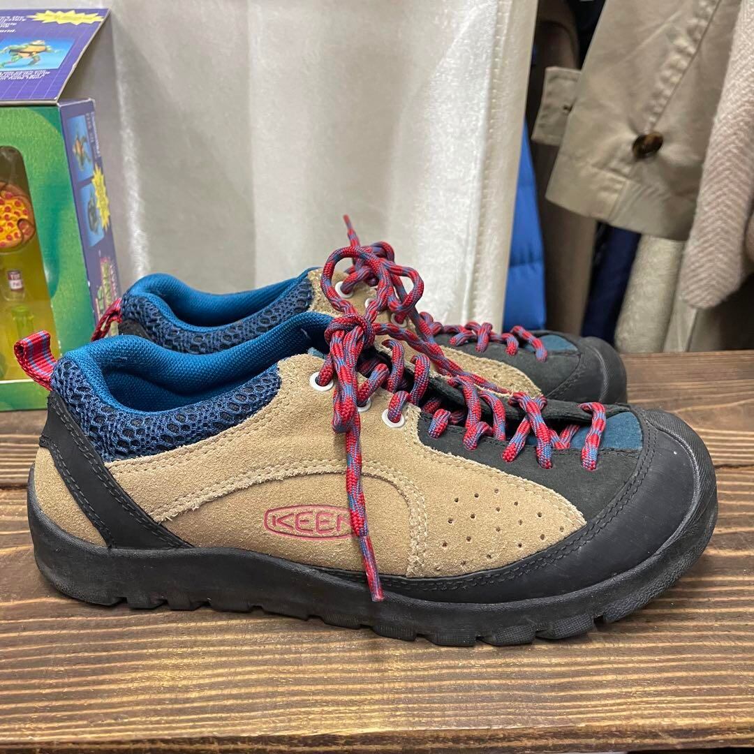 KEEN  キーン　スニーカー　　24cm 美品