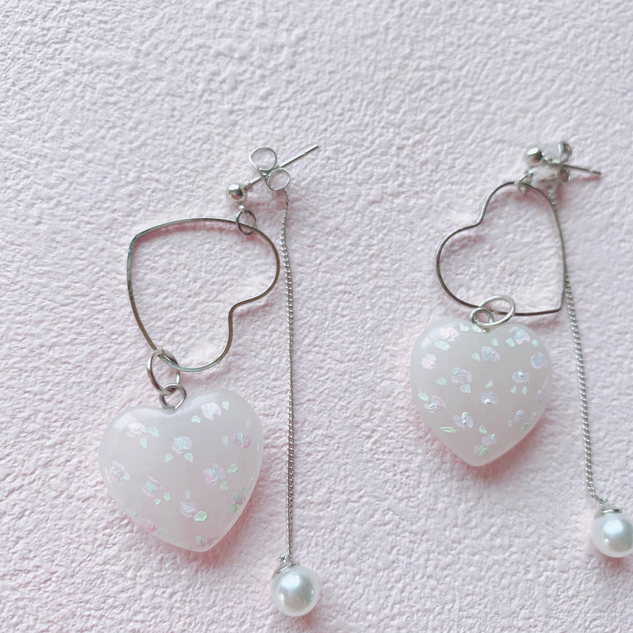 天然石×handpaint ゆらゆらパールと小花柄シルバー耳飾り