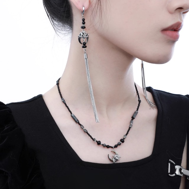 Black bead tassel earrings C1262