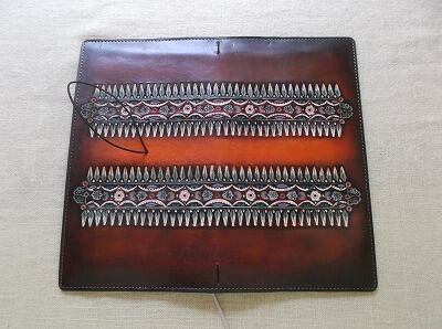 トラベラーズノートカバー 牛革刻印＆拭き染め カードポケット付き