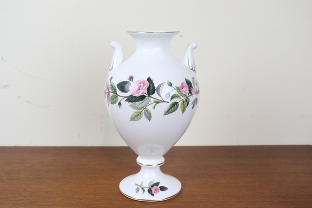 ウェッジウッド　ハザウェイローズ　花瓶　フラワーベース　WEDGWOOD　バラ　イギリス　ヴィンテージ　に2201