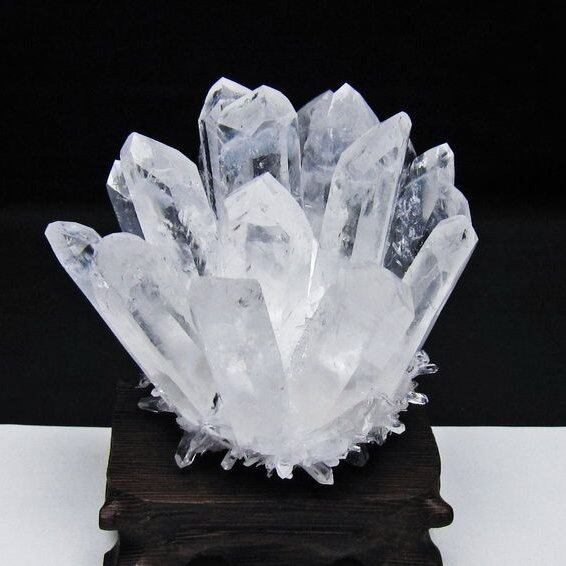 水晶 クラスター 水晶 原石 台座付属 一点物 182-8568