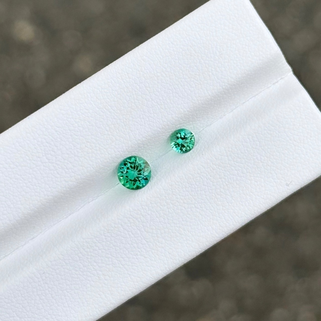 ブルーグリーントルマリン 約5.5mm, 約0.6ct, ナミビア産