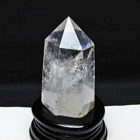 水晶 六角柱 虹入り 水晶 ポイント 台座付属 置物 原石 一点物 152-4523