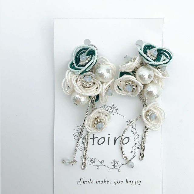 水引ピアス　ミニブーケピアス　グリーン×ホワイト