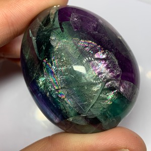 142.虹たまご☆フローライトたまご 台座付き