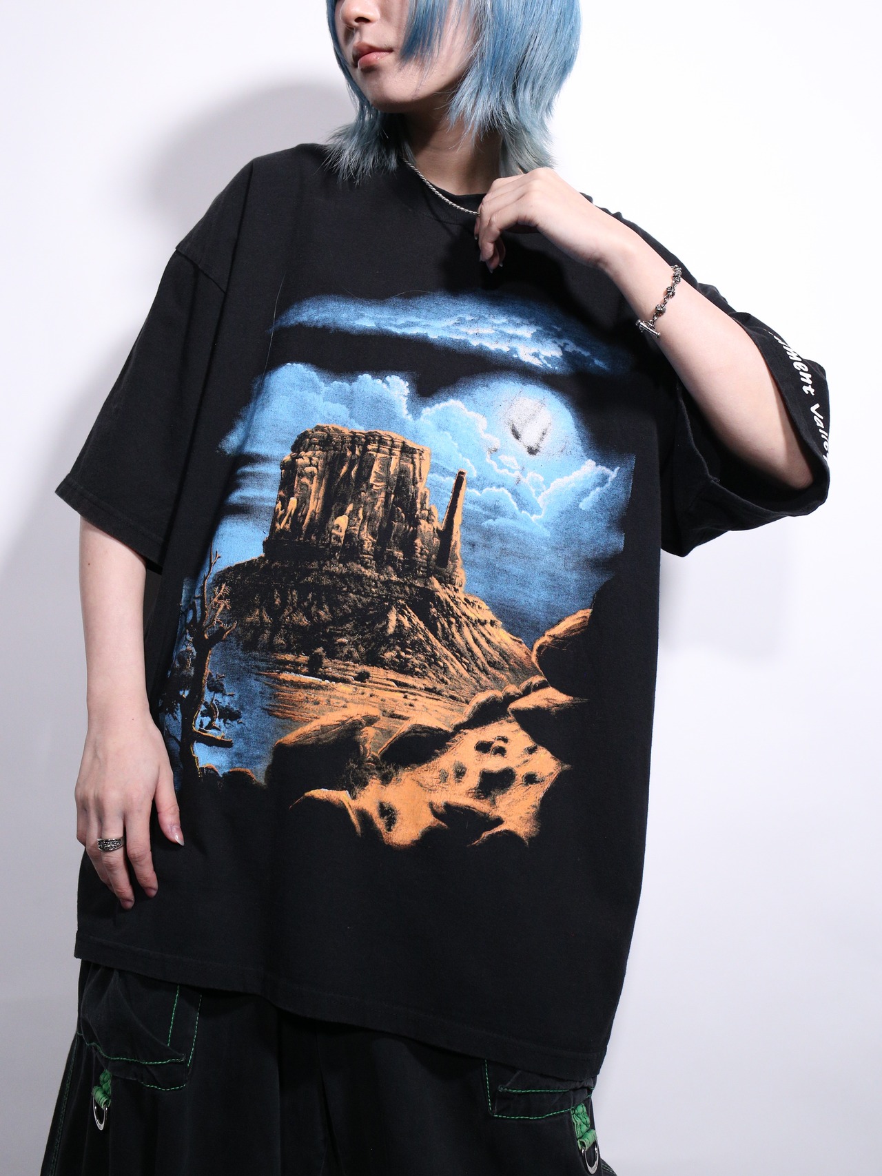 Monument Valley printed PRO CLUB body over silhouette tee - 1