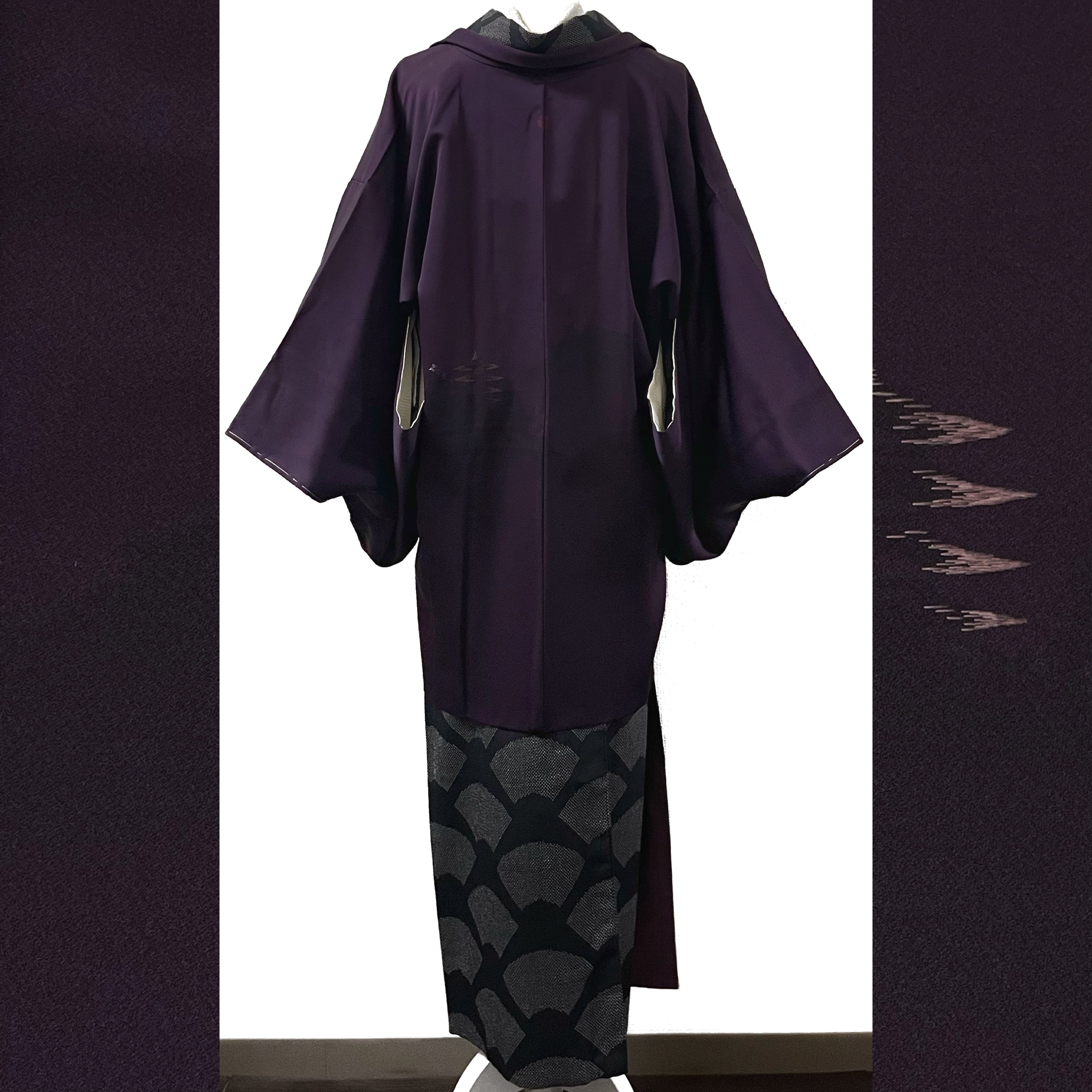 未使用　美品　作家物　寺塔風景模様一つ紋色留袖/裄66 紫色　d7 未使用品】二人静色に寺塔風景文様刺繍羽織 | きもの楸堂-kisasagedo-