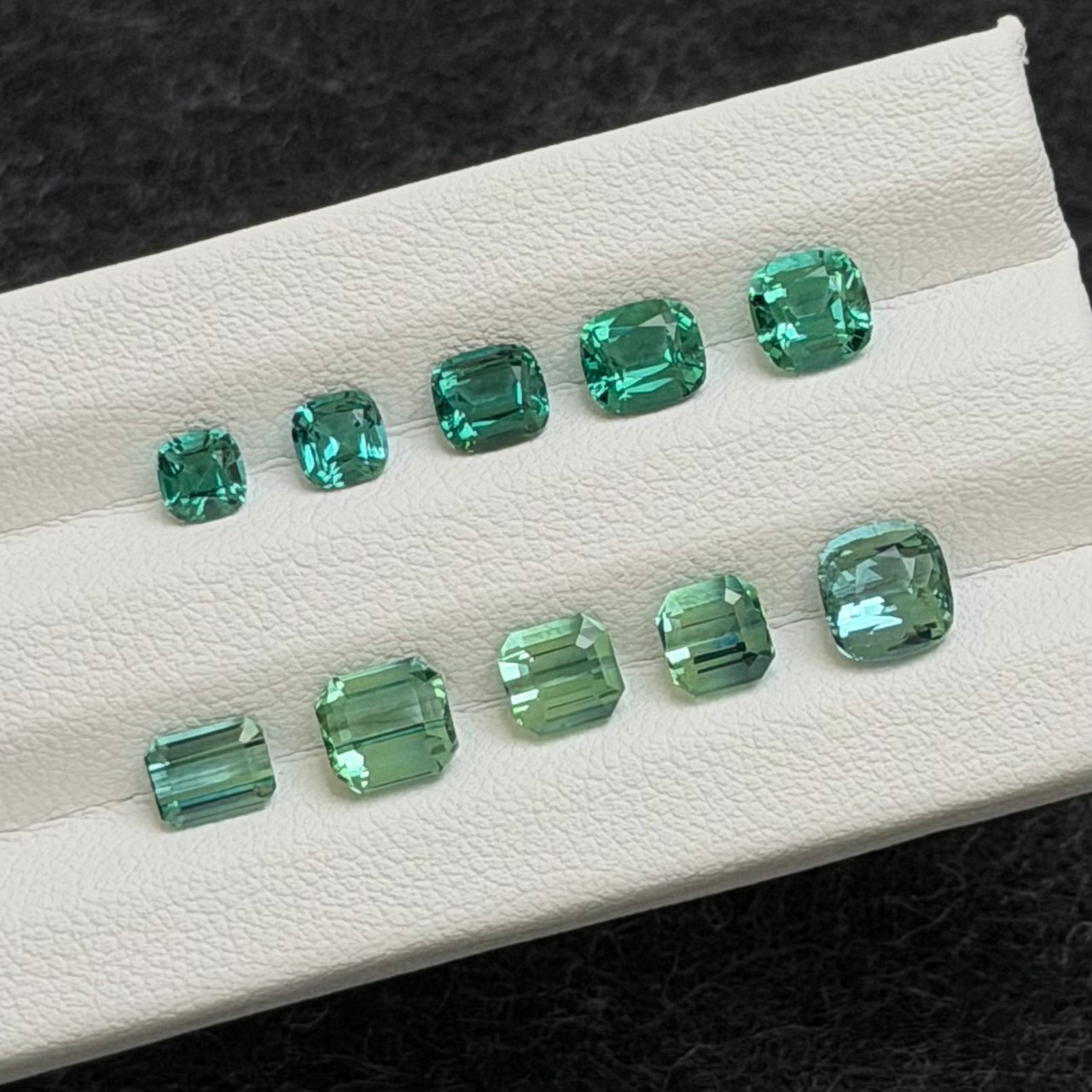 特別企画 [3] トルマリン 5.2x4.9mm, 0.79ct, アフガニスタン産