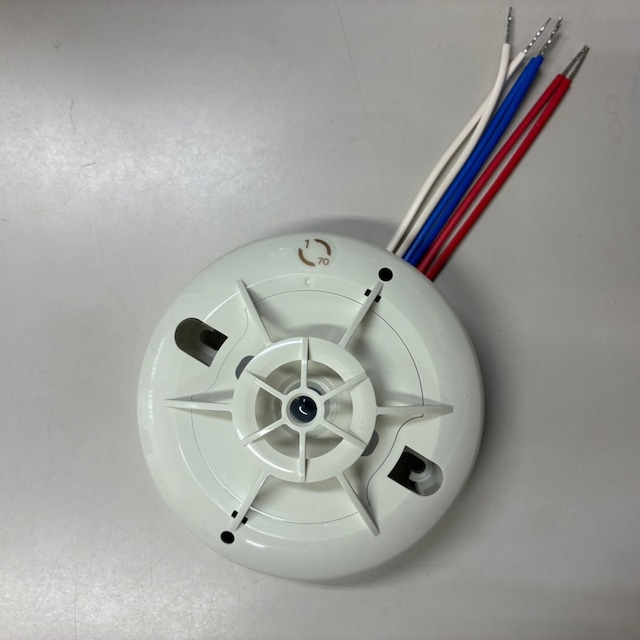 DFV-1W70K-J-WI 定温式熱感知器 1種 防水 移報付き 自己保持機能付き 【ホーチキ】 DFV-1W70K-J-WI 定温式熱感知器 1種 防水 移報付き 自己保持機能付き 【ホーチキ】