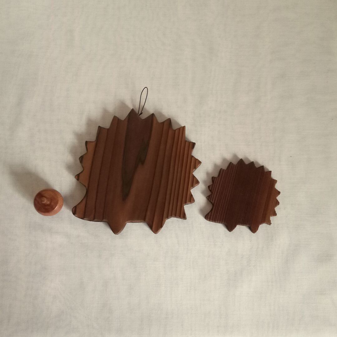 ハリネズミの鍋敷き 銘木工房ゆら木