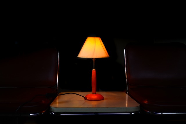 2002 Shade lamp with a wooden base