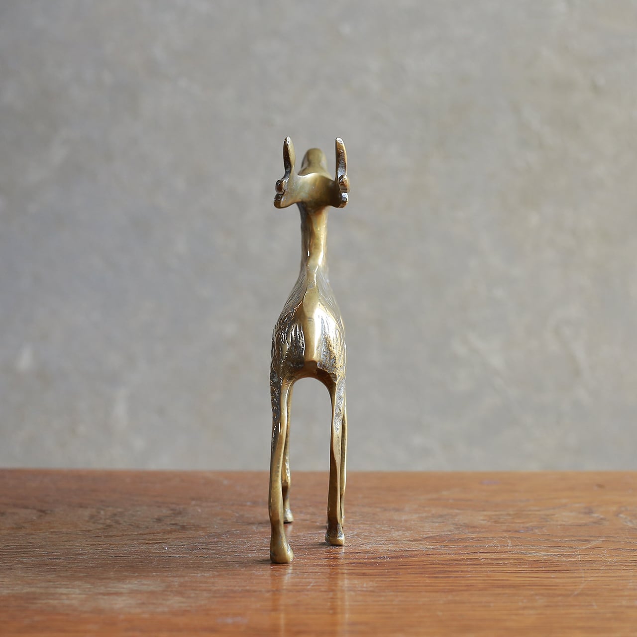 空を見上げる、真鍮のシカ 1 | 木と、輝と。| 一点もの ヴィンテージ