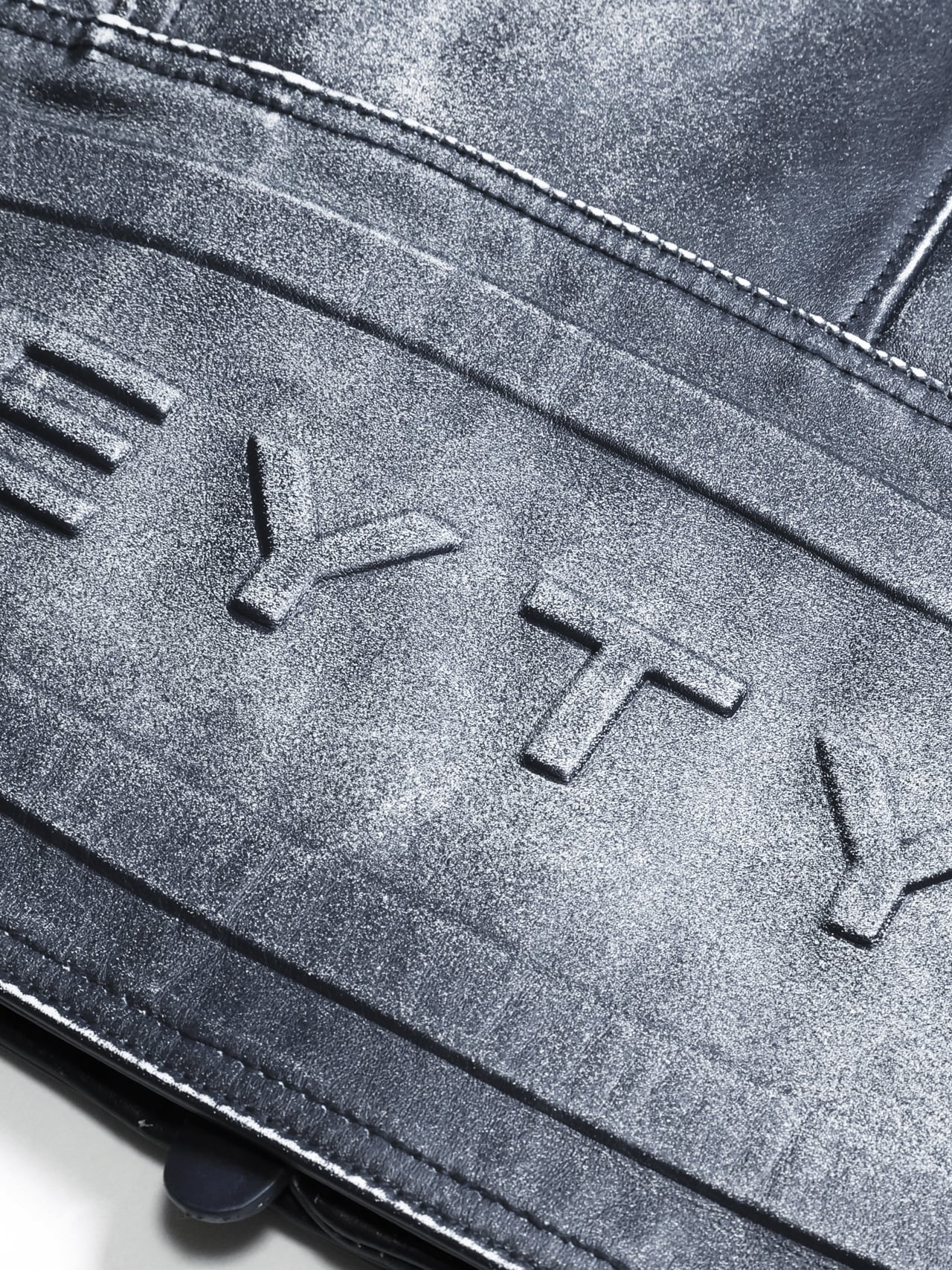 UNEEK BASEMNT - Discover independent style.