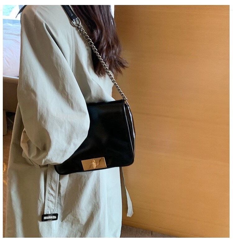 チェーンバッグ