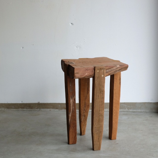 Robot stool -003