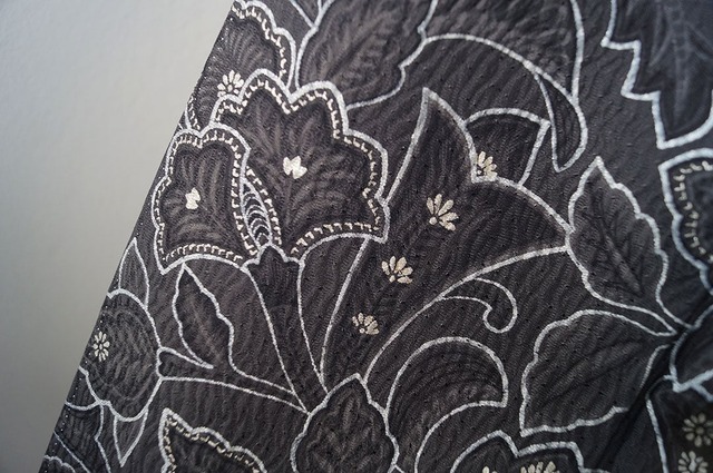 【袷】　モノトーン系　抽草草花文様　附下