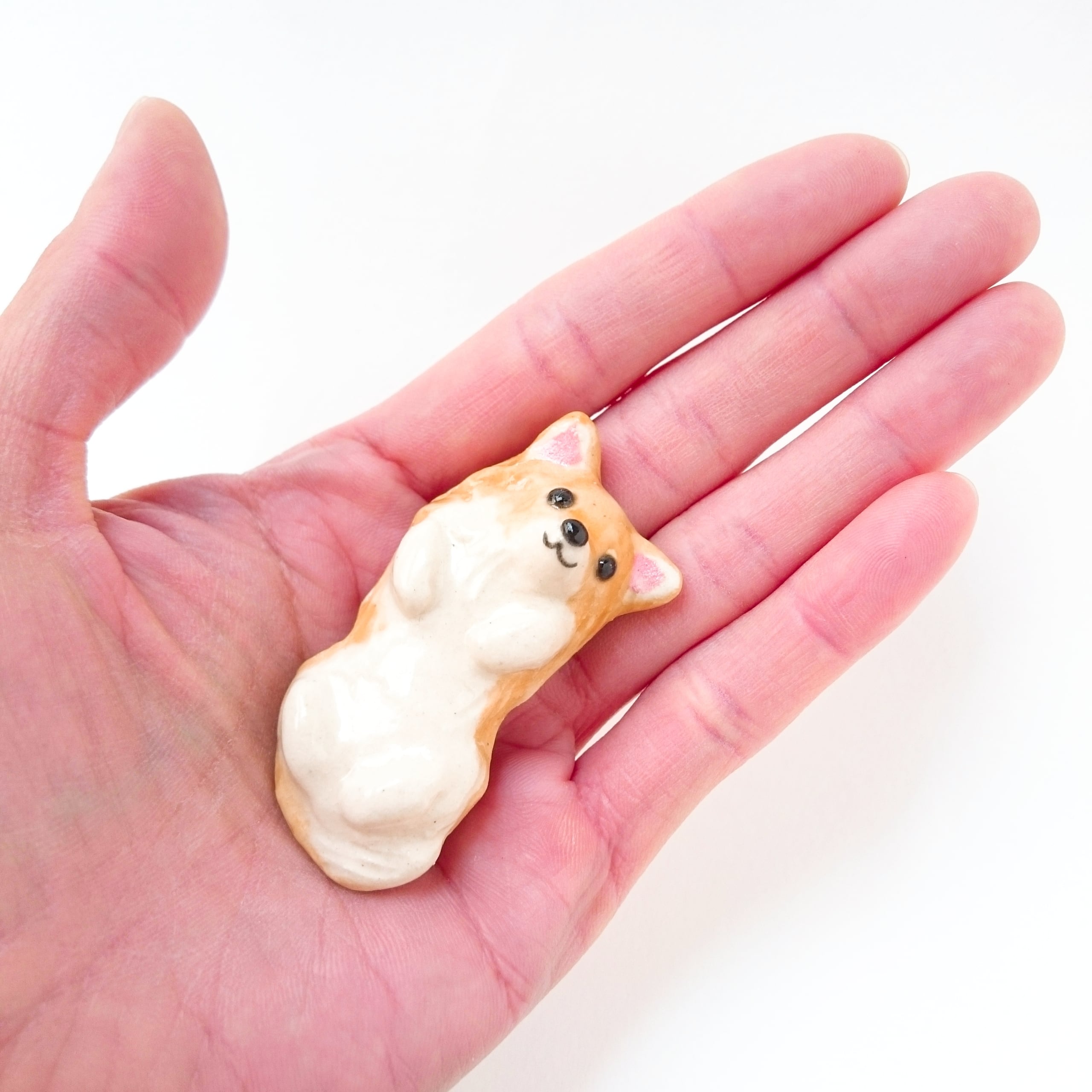 チワワの箸置き（レッド）仰向け | 陶器のことり
